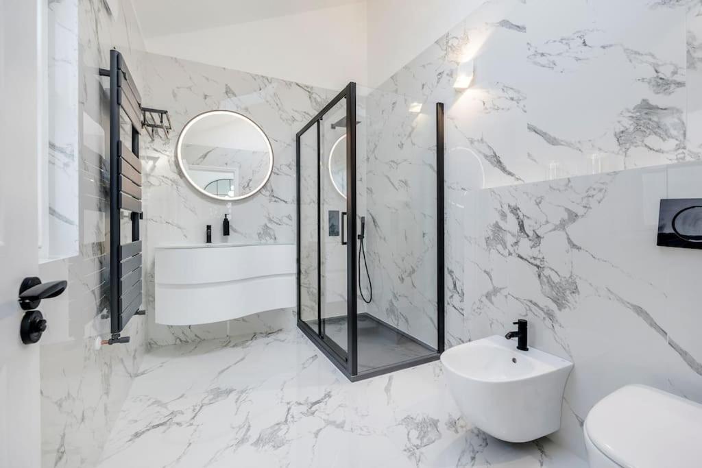 House 10 Mins To Tower Bridge Hot Tub & Parking Villa London Eksteriør billede