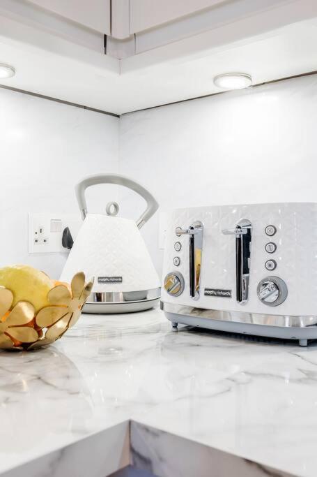 House 10 Mins To Tower Bridge Hot Tub & Parking Villa London Eksteriør billede