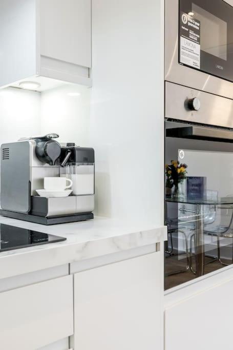 House 10 Mins To Tower Bridge Hot Tub & Parking Villa London Eksteriør billede